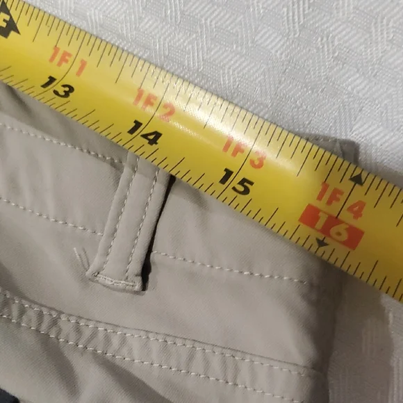 The North Face Women's Beige Cargo Shorts - Picture 8 of 12